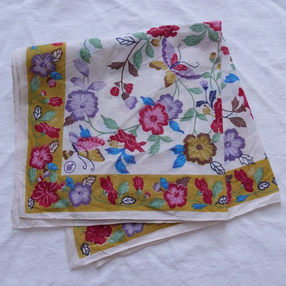 Vintage signed Japanese flower and butterfly print cotton handkercheif - Picture 4 of 5